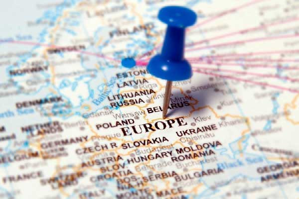 为什么英国央行行长认为尽管达成了英美贸易协议 但不确定性仍将存在